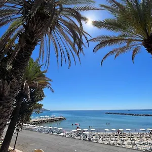 Da Mariella - Vacanze Con Terrazzo In Centro Appartamento Sanremo